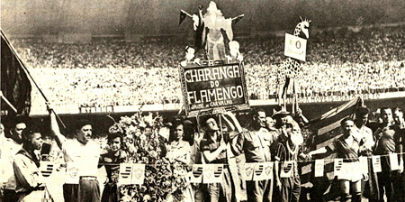 Nos primórdios, organizadas eram como a pacífica Charanga do Flamengo, de 1942... Nos primórdios, organizadas eram como a pacífica Charanga do Flamengo, de 1942...