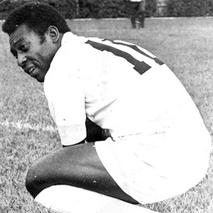 Pelé em ação pelo Santos contra o Botafogo-SP Pelé em ação pelo Santos contra o Botafogo-SP