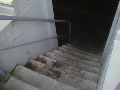 A escada de acesso ao setor inferior das cadeiras: estádio antigo A escada de acesso ao setor inferior das cadeiras: estádio antigo