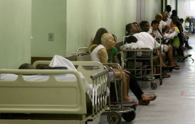 Foto que ilustra reportagem do Jornal do Brasil sobre a situação do hospital Souza Aguiar em 2012 Foto que ilustra reportagem do Jornal do Brasil sobre a situação do hospital Souza Aguiar em 2012