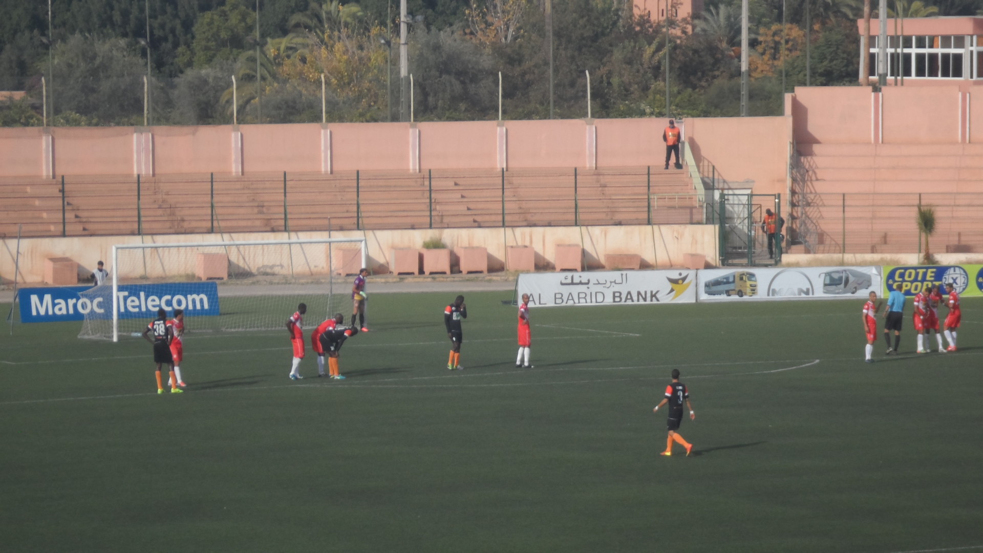 Bola rolou em Marrakech em jogo do Botola, o campeonato nacional