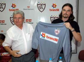 Lutz Pfannenstiel é apresentado pelo Atlético de Ibirama Lutz Pfannenstiel é apresentado pelo Atlético de Ibirama