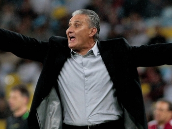 Tite oriente time do Corinthians no empate com o Fluminense no Maracanã Tite oriente time do Corinthians no empate com o Fluminense no Maracanã