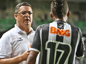 'A gente precisa coletivizar mais o nosso futebol' 'A gente precisa coletivizar mais o nosso futebol'