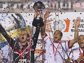 saopaulo_sulamericana_campeao_ceni_lucas_efe_12122012 saopaulo_sulamericana_campeao_ceni_lucas_efe_12122012