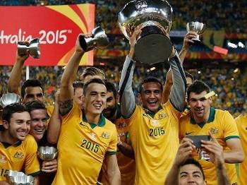 Copa da Ásia Austrália Jogadores Troféu Luongo Selfie 31/01/15 Copa da Ásia Austrália Jogadores Troféu Luongo Selfie 31/01/15