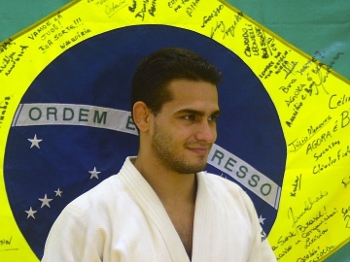 Judoca Leandro Guilheiro antes de treino em Sheffield