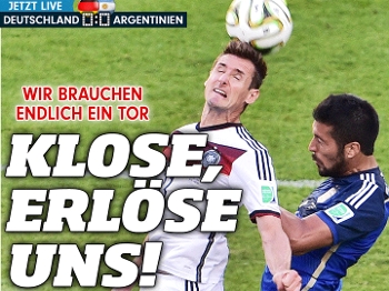 Nós, finalmente, precisamos de um gol. Klose, livrai-nos Nós, finalmente, precisamos de um gol. Klose, livrai-nos