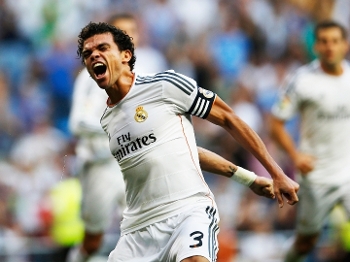Pepe comemora seu gol para o Real Madrid contra o Getafe