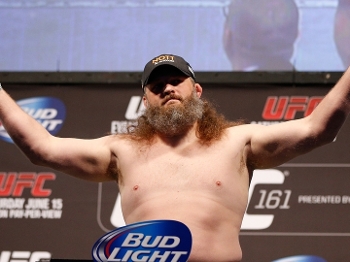 Roy Nelson foi ovacionado pelo público Roy Nelson foi ovacionado pelo público