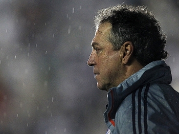 Abel Braga acompanha o empate sem gols do Flu com o Olimpia: 'Acho que nós merecíamos mais' Abel Braga acompanha o empate sem gols do Flu com o Olimpia: 'Acho que nós merecíamos mais'