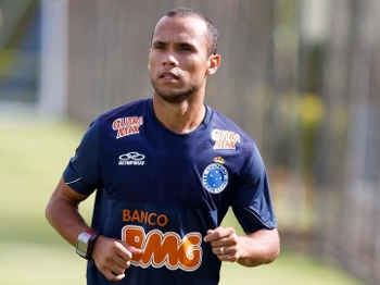 Ananias foi apresentado no Cruzeiro nesta quarta-feira Ananias foi apresentado no Cruzeiro nesta quarta-feira