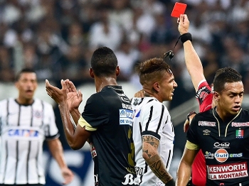 Corinthians se diz surpreso e culpa súmula por suspensão de Guerrero