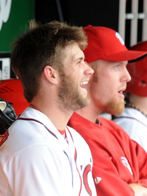 Bryce Harper (1º plano) e Stephen Strasburg: o futuro da MLB já pode fazer história no presente