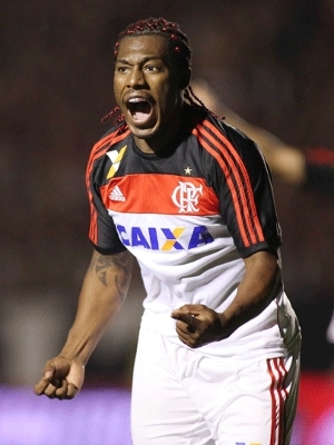Amaral comemora o gol na decisão contra o Atlético-PR Amaral comemora o gol na decisão contra o Atlético-PR