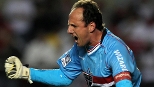 Veja o que Rogério Ceni poderia fazer com os mais de 100 mil minutos que acumula com a camisa do São Paulo