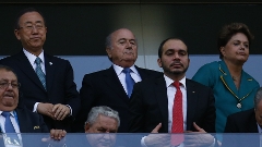 Dilma Rousseff com autoridades assiste jogo do Brasil