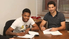 Michel Bastos assinou contrato com o São Paulo nesta quarta-feira