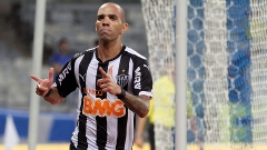 Diego Tardelli fez o gol da vitória e comemorou o título com provocação