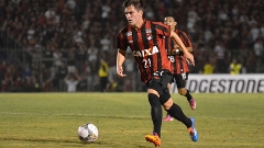 Em fim de contrato com o Atlético-PR, Nathan pode reforçar o Inter