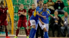 Vanessinha (d) e Adrianinha (e) comemoram gol do Brasil na final contra Portugal