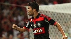 Eduardo da Silva 'salvou' a noite do Flamengo, mas preferiu dividir méritos com grupo