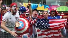 Nem a chuva desanimou a torcida norte-americana