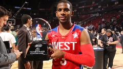 Chris Paul, dos Clippers, ficou com o troféu de MVP do All Star Game em 2013