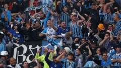 Torcida do Grêmio presente ao Beira-Rio para o clássico com o Internacional