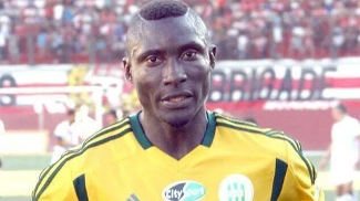 Albert Ebossé, atacante camaronês, morto após pedrada na Argélia