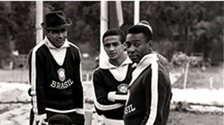 Altair (centro), entre Nilton Santos e Pelé durante a Copa de 1962, no Chile Altair (centro), entre Nilton Santos e Pelé durante a Copa de 1962, no Chile