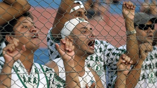 Torcida do Palmeiras durante o jogo contra o Tigre, na Argentina Torcida do Palmeiras durante o jogo contra o Tigre, na Argentina
