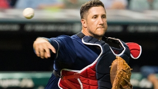Yan Gomes atuou como catcher dos Indians e foi decisivo no bastão Yan Gomes atuou como catcher dos Indians e foi decisivo no bastão