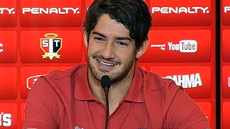 Pato espera por Muricy, elogia auxiliar e se diz feliz por chance de ficar Pato espera por Muricy, elogia auxiliar e se diz feliz por chance de ficar