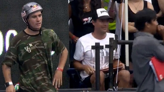 Pedro Barros aguardando para o seu último drop na competição Pedro Barros aguardando para o seu último drop na competição