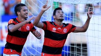 Hernane abriu o caminho para a vitória do Flamengo sobre o Bahia Hernane abriu o caminho para a vitória do Flamengo sobre o Bahia