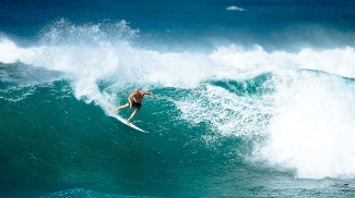 Mick Fanning, a principal ameaça ao título de Medina, em Sunset