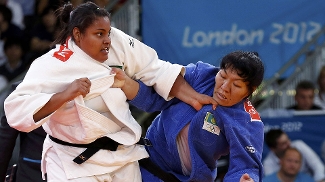 Maria Suelen venceu a cazaque Gulzhan Issanova e vai lutar pelo bronze