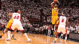 Paul George fez improvável cesta nos segundos finais e levou Heat x Pacers ao tempo extra Paul George fez improvável cesta nos segundos finais e levou Heat x Pacers ao tempo extra