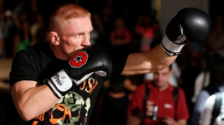 Dennis Siver se prepara para o combate contra Cub Swanson