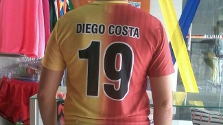 Na parte de trás da camisa, o nome estampado será o de Diego Costa