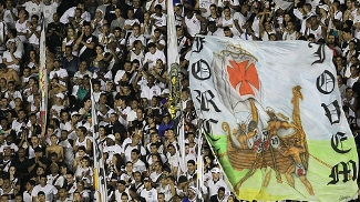 Torcida compareceu em bom número a São Januário Torcida compareceu em bom número a São Januário
