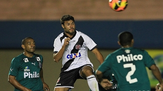 Goiás e Vasco duelaram, nesta quarta-feira à noite, no Serra Dourada