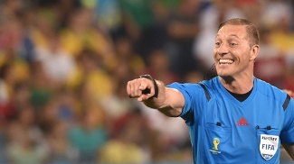 Néstor Pitana apitará o jogo que provavelmente definirá o rival da Argentina nas oitavas de final Néstor Pitana apitará o jogo que provavelmente definirá o rival da Argentina nas oitavas de final