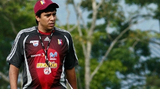 César Farías, apenas 40 anos e a missão de levar a Venezuela à sua primeira Copa do Mundo César Farías, apenas 40 anos e a missão de levar a Venezuela à sua primeira Copa do Mundo
