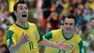 Neto e Falcão, em ação pela seleção no Mundial da Tailândia Neto e Falcão, em ação pela seleção no Mundial da Tailândia