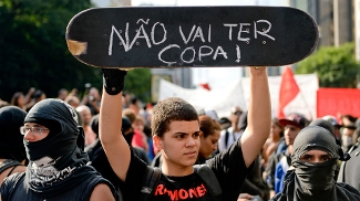 Várias tribos estiveram presentes na avenida Paulista neste sábado para protestar contra a Copa Várias tribos estiveram presentes na avenida Paulista neste sábado para protestar contra a Copa