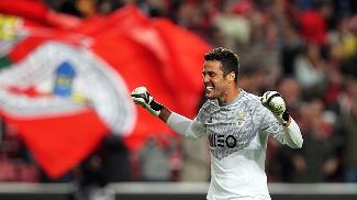 Julio César aumentou o seu recorde defensivo neste sábado Julio César aumentou o seu recorde defensivo neste sábado