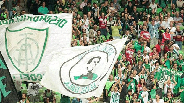 Torcida do América-MG comemora bom momento da equipe na temporada Torcida do América-MG comemora bom momento da equipe na temporada
