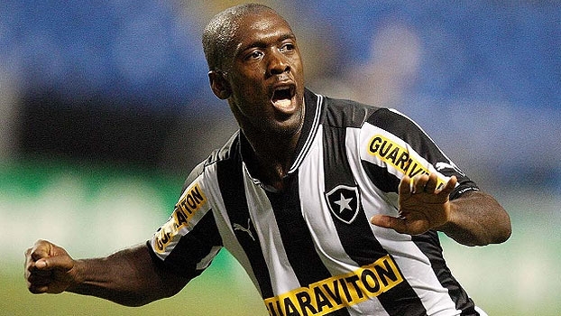 Seedorf jogou no Botafogo até o fim do ano passado